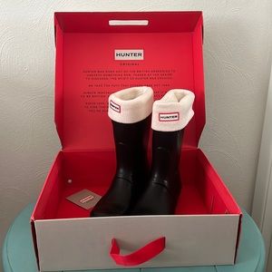 Hunter -used original short rain boots with removable cream fleece liner